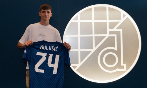 Dinamo predstavio novog napadača; visok je 193 cm i tek mu je 18 godina