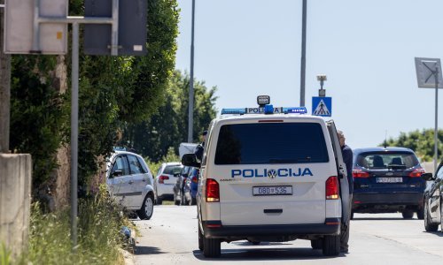 Vozilo s deset osoba sletjelo s ceste na Šipanu, većina su djeca