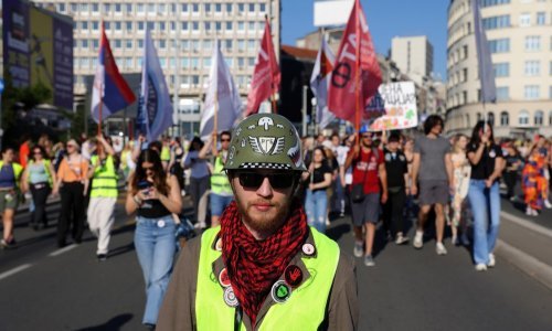 Uoči novog prosvjeda u Beogradu brojne tenzije i optužbe vladajućih: Stigla dojava o bombama