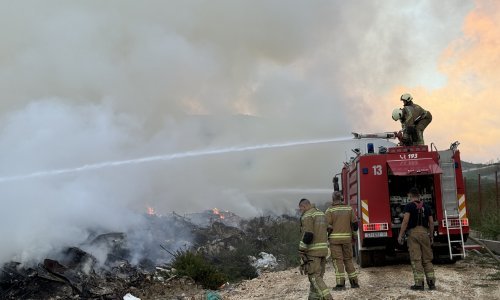 Ne gori samo na Jakuševcu: I splitsko odlagalište pod požarom, reagirali vatrogasci