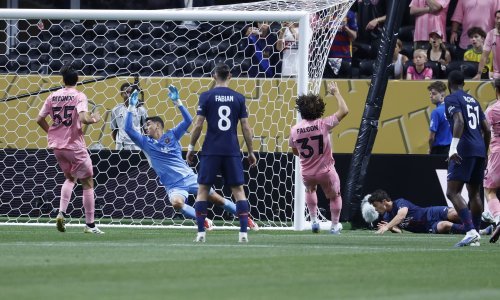 Pogledajte fantastičan gol PSG-a. Poigravali su se s Messijevom obranom