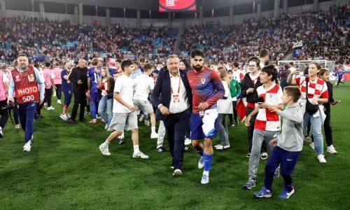 FIFA kaznila HNS zbog upada navijača na teren u Osijeku