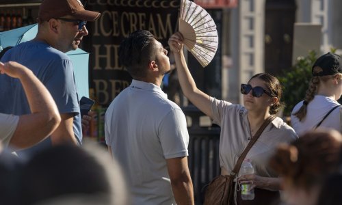 Ekstremne vrućine: Zatvorene škole i dio Eiffelova tornja, Italija uvela zabrane nakon smrti radnika