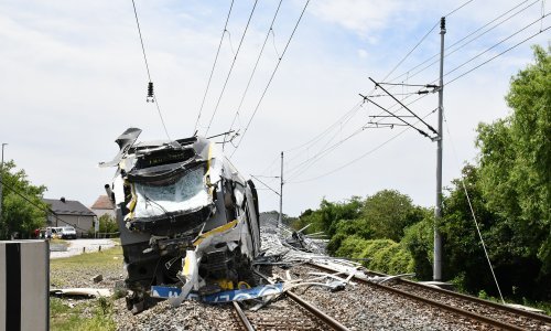 Policija objavila detalje naleta vlaka na kamion kod Donjih Andrijevaca; poznat je krivac