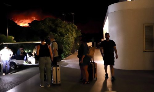 Plamena buktinja 'guta' istočni dio otoka Krete; u tijeku masovna evakuacija