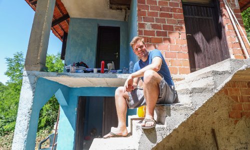 Influencer kupio kuću u Hrvatskoj za 5000 eura i postao viralna zvijezda