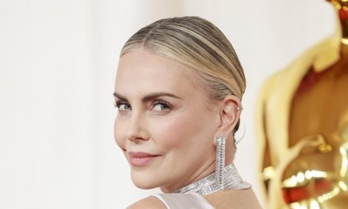 Charlize Theron otkrila da je spavala s puno mlađim muškarcem: 'Bilo je nevjerojatno'