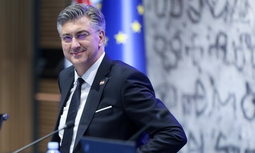 Na snazi je novi zakon o mirovinama, iznosi rastu; Otkriveno kada će biti dovršena obnova katedrale