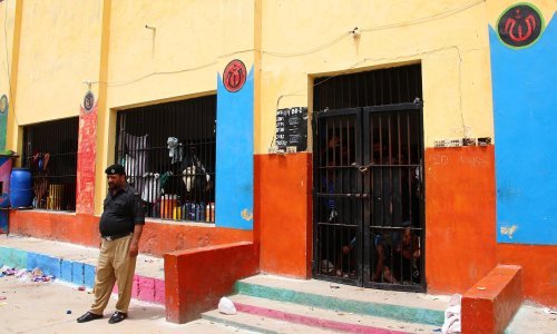 Muškarac u Pakistanu ubio sina jer se družio s transrodnim osobama