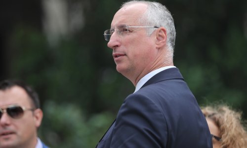 Puljak: Dok se u svijetu priča o budućnosti, kod nas milijun članaka o Thompsonu