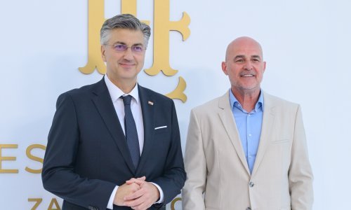 Svi pričaju o novom izgledu Andreja Plenkovića: Premijer otkrio kako je izgubio kilograme