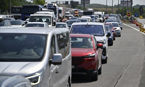 Pojačan promet diljem Hrvatske, vozi se usporeno u kolonama. MUP objavio snimku iz zraka