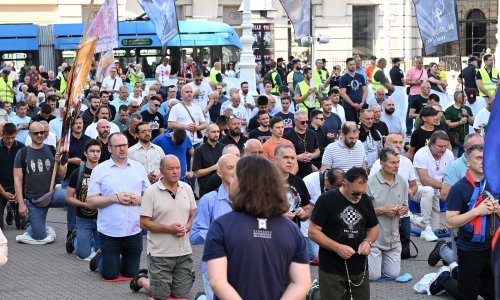 I molitelji se predali Thompsonu: Molili da ne padne kiša na koncertu