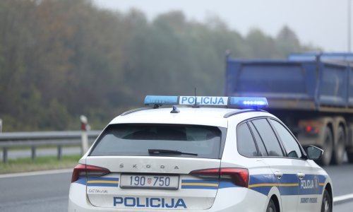U prometnoj nesreći u Popovači poginula jedna osoba