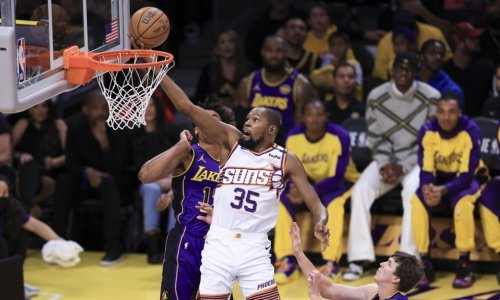 Čak je sedam klubova uključeno u prelazak Kevina Duranta iz Phoenixa u Houston