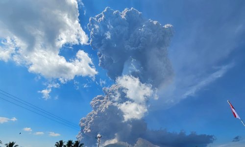 Ponovno erumpirao vulkan na indonezijskom otoku Floresu: Čula se glasna eksplozija