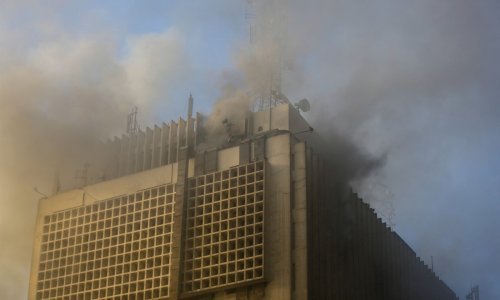 Izbio požar u telekomunikacijskoj zgradi centru Kaira, ozlijeđeno 14 ljudi