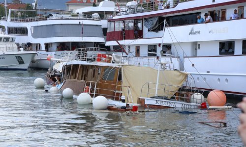 Trajekt u Splitu udario u dva broda: Tragedija izbjegnuta zahvaljujući genijalnom manevru kapetana