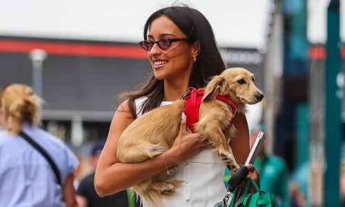 Svi su gledali u nju: Najglamuroznija ljepotica Formule 1 zablistala je u hit sandalama