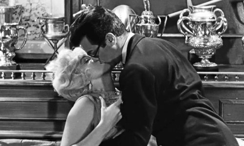 Poznati glumac poljubac s Marilyn Monroe usporedio s poljupcima Hitleru