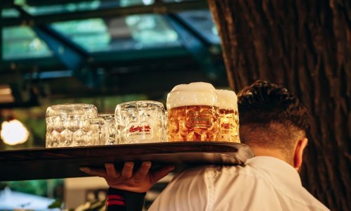 U ovoj zemlji u hrvatskom susjedstvu konobari mogu zaraditi do 4000 eura na napojnicama