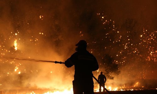 U Grčkoj bukti nekoliko deseteka požara; jedan hotel evakuiran