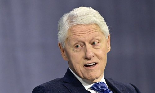 Neočekivani gost na Lošinju: Bill Clinton prošetao rivom i iznenadio prolaznike