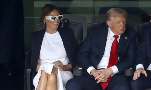 Elegantni stajling Melanije Trump pao u drugi plan zbog otkačenih sunčanih naočala