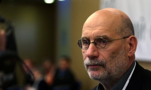 Ruski sud u odsutnosti osudio spisatelja Akunina na 14 godina zatvora