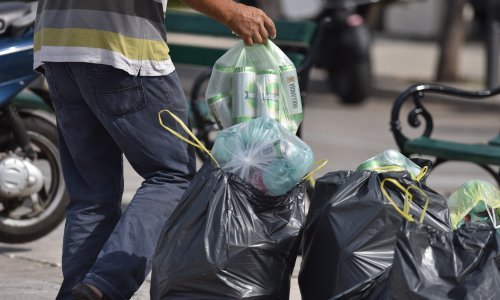 Građani se muče s bocama: Podigli povratnu naknadu, a onda se pojavio problem