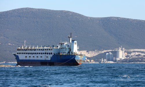 Počelo uklanjanje nasukanog broda 'Deala' u Raškom zaljevu