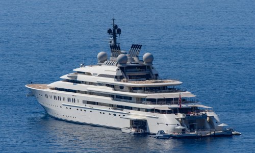 Jedna od najluksuznijih jahti na svijetu uplovila u Dubrovnik, ima 'samo' 80 članova posade