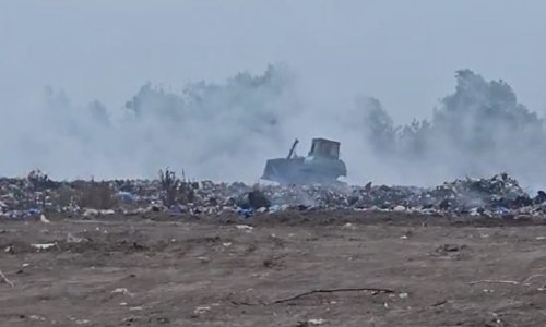 U Bosanskom Brodu tvrde da je požar koji danima guši Brođane ugašen. Ova snimka to demantira