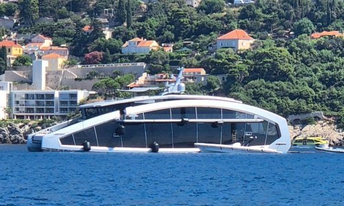 Superjahta budućnosti usidrila se kod Dubrovnika: Za 350.000 eura tjedno i vi možete ploviti na njoj