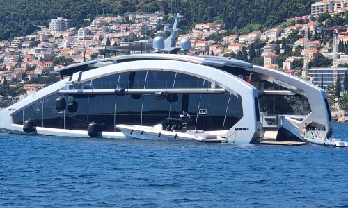 Superjahta budućnosti usidrila se kod Dubrovnika: Za 350.000 eura tjedno i vi možete ploviti na njoj
