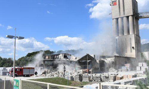 Lokaliziran požar u tvornici u Siraču, šteta višemilijunska
