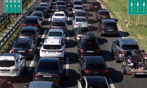 Pojačan promet na većini dionica, ponegdje se vozi u kolonama. Na A1 uočen pješak