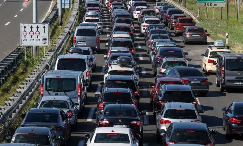 Pojačan promet u smjeru mora, na čvoru u Zagrebu kolona duga sedam kilometra