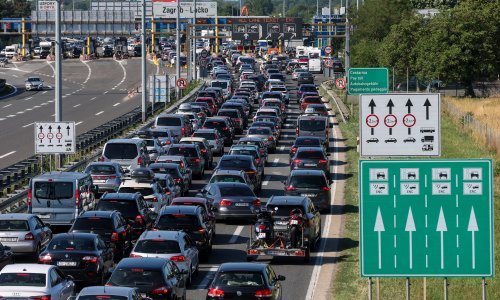 Prometna nesreća na A1 u smjeru mora; vozi se ograničeno jednim trakom