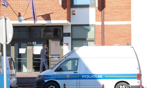 Otac bebe ide u istražni zatvor: Snažno je tresao dijete, nakon više od sat vremena nazvao hitnu