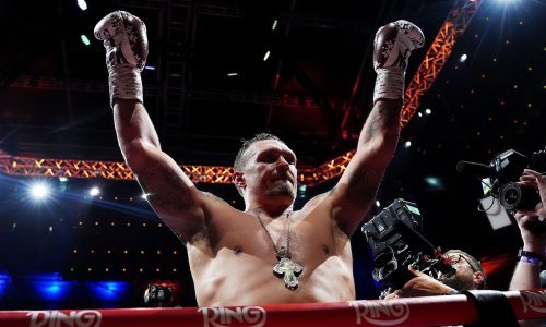 Usik brutalnim nokautom postao apsolutni prvak svijeta u boksu