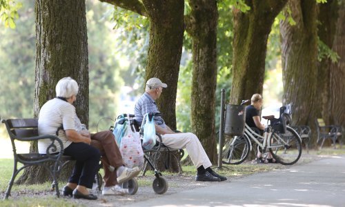Umirovljenicima stiže posebna kartica? Evo što će s njom moći ostvariti