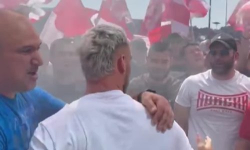 Najskuplje pojačanje u povijesti Zvezde sletjelo u Beograd; stotine navijača oduševio tetovažom na ćirilici