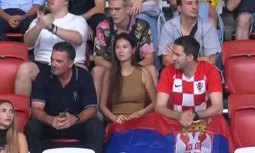 U dresu Hrvatske sa srpskom zastavom navijao za Srbiju protiv Mađarske