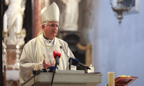 Uzinić o 'moliteljima': Takva nastojanja ugrožavaju prava žena i sekularnost društva