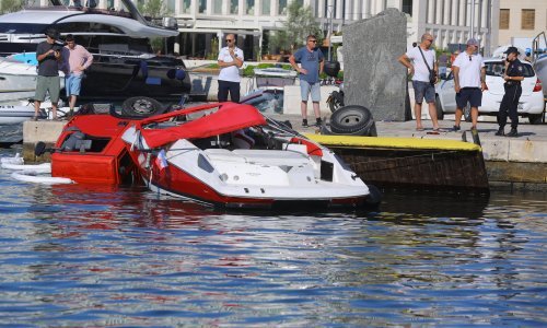 U more upao kamion prilikom spuštanja brodice u Splitu