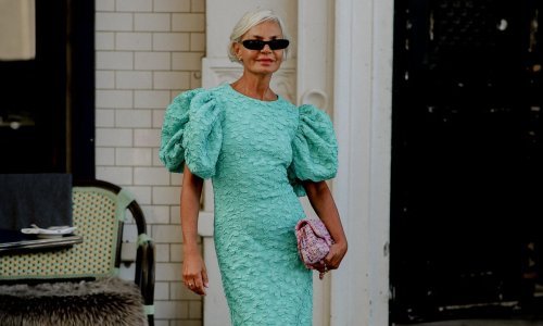 To može samo ona: Sjedokosa modna ikona 'zapalila' društvene mreže u sićušnom bikiniju