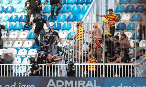 Kaos na europskoj utakmici u Srbiji. Neredi u gradu i na stadionu, čuli se pucnjevi, ima ranjenih
