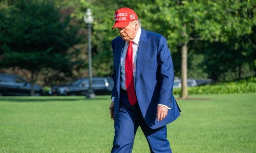 Trumpov posjet Škotskoj bit će spoj diplomacije i golfa: Planirani prosvjedi