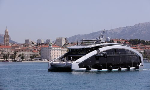 Prava senzacija: Superjahta budućnosti iz Dubrovnika stigla u Split